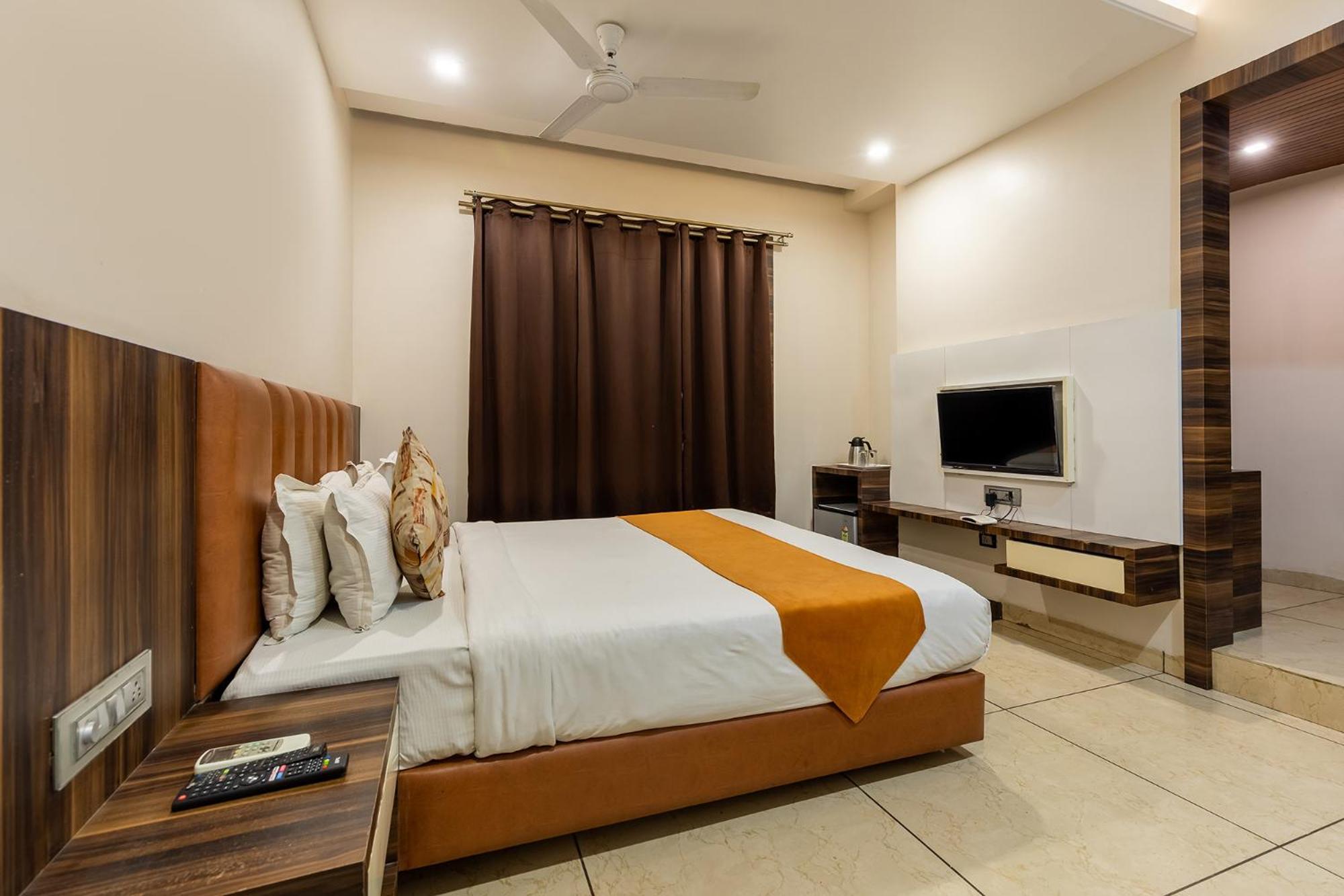 Hotel The Bentree Bhopal Esterno foto