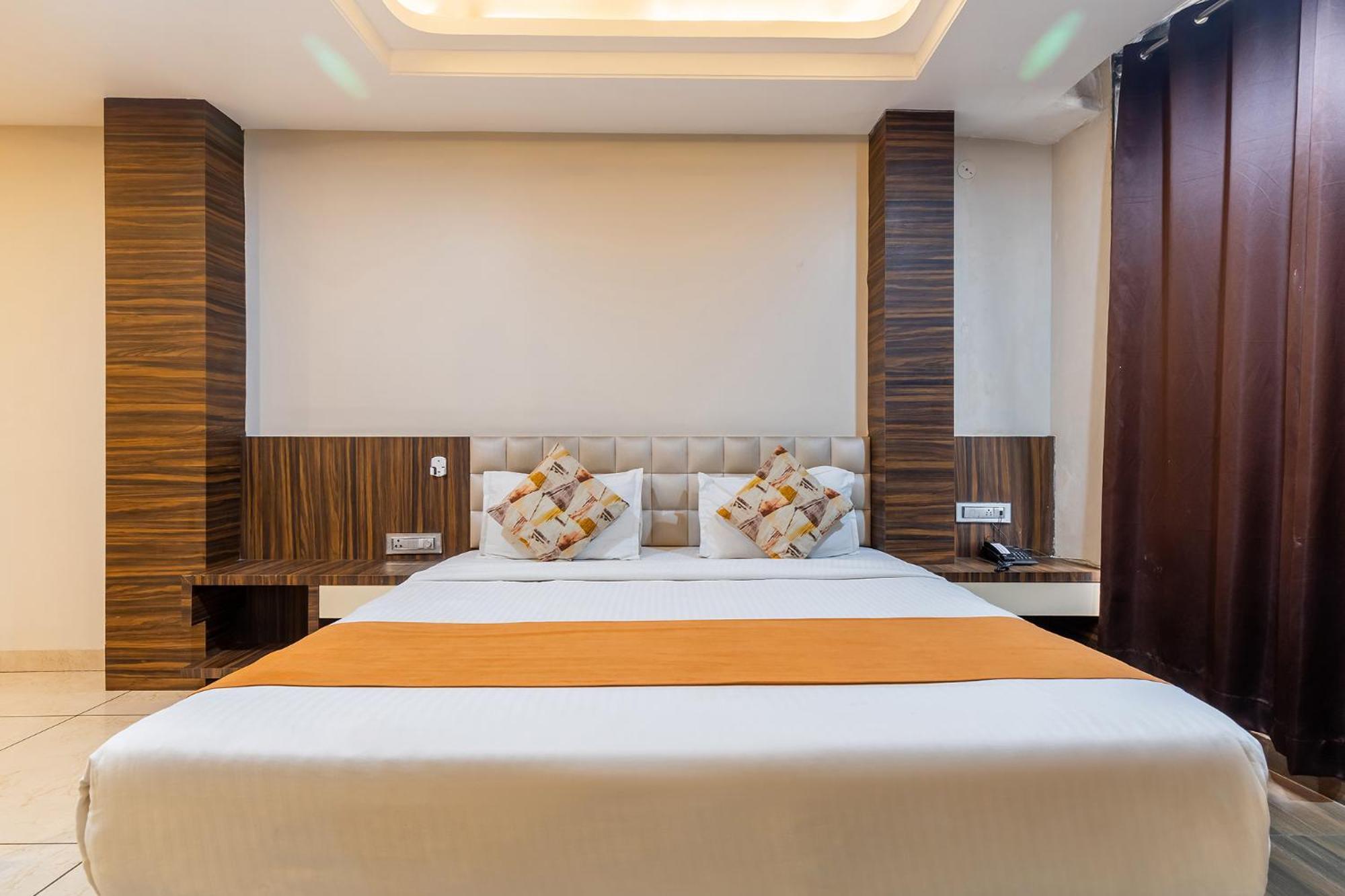 Hotel The Bentree Bhopal Esterno foto