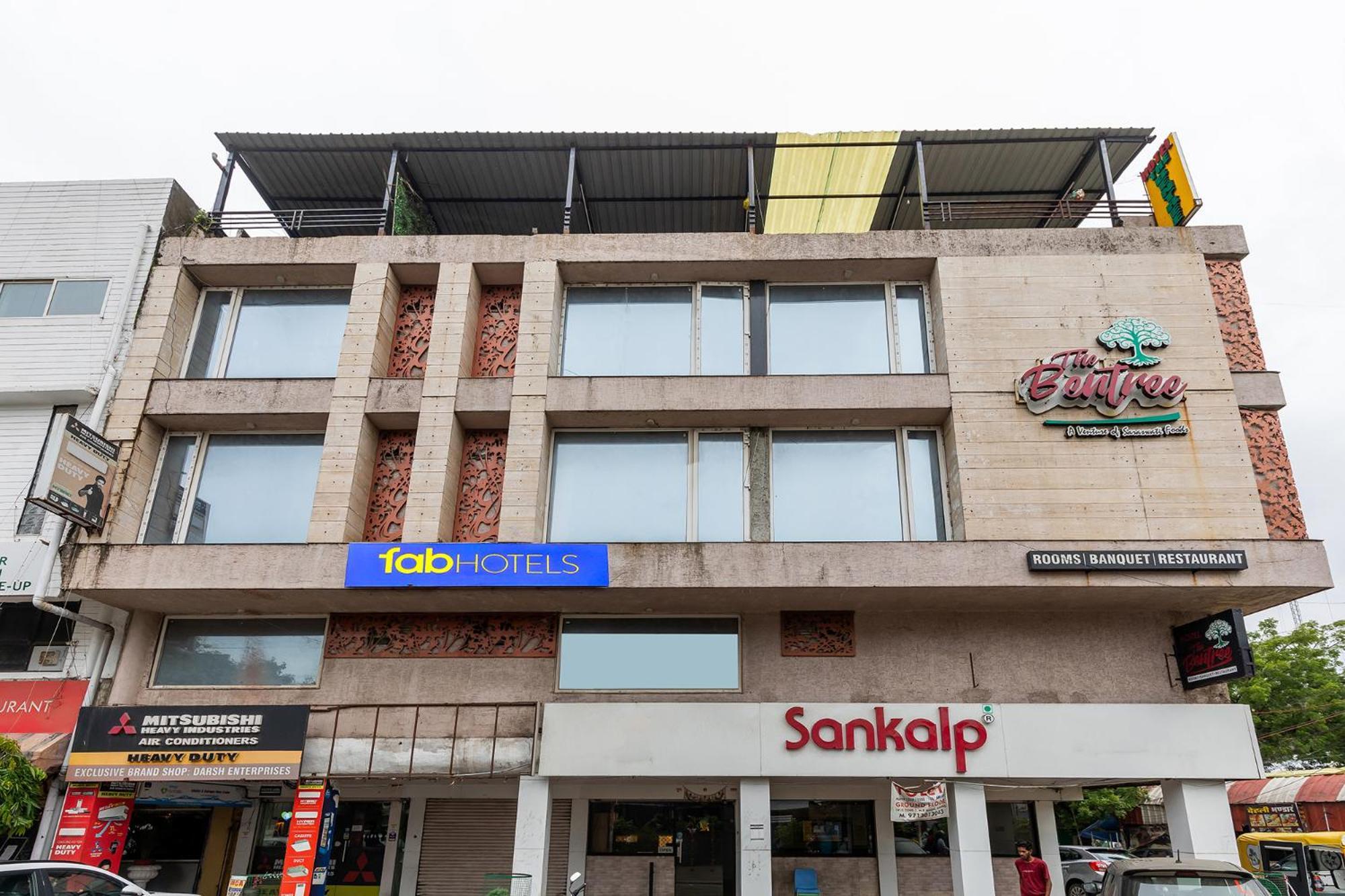 Hotel The Bentree Bhopal Esterno foto