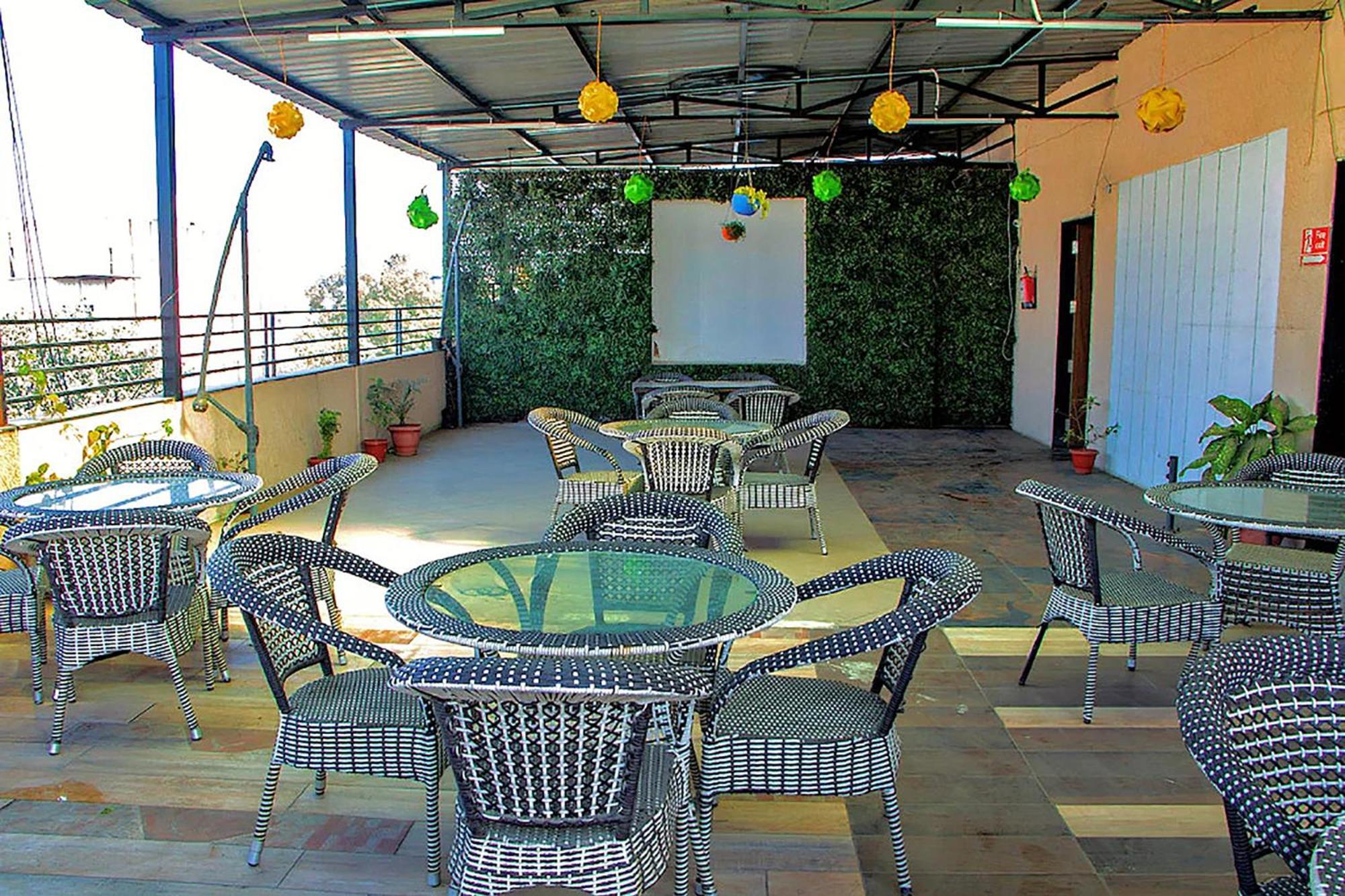 Hotel The Bentree Bhopal Esterno foto