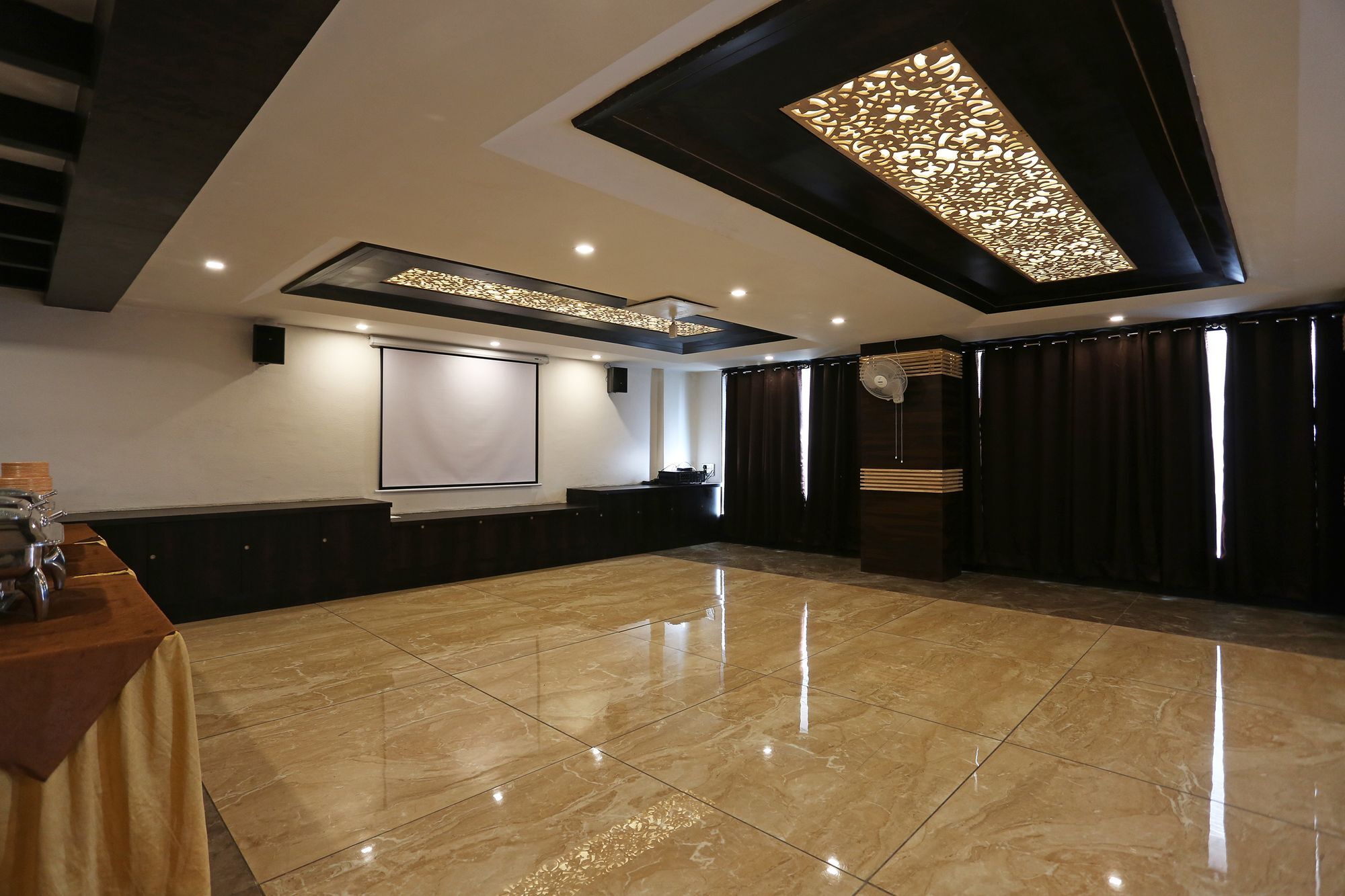 Hotel The Bentree Bhopal Esterno foto